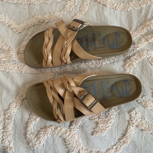 Slide sandals tan size 7 women - Picture 4 of 4